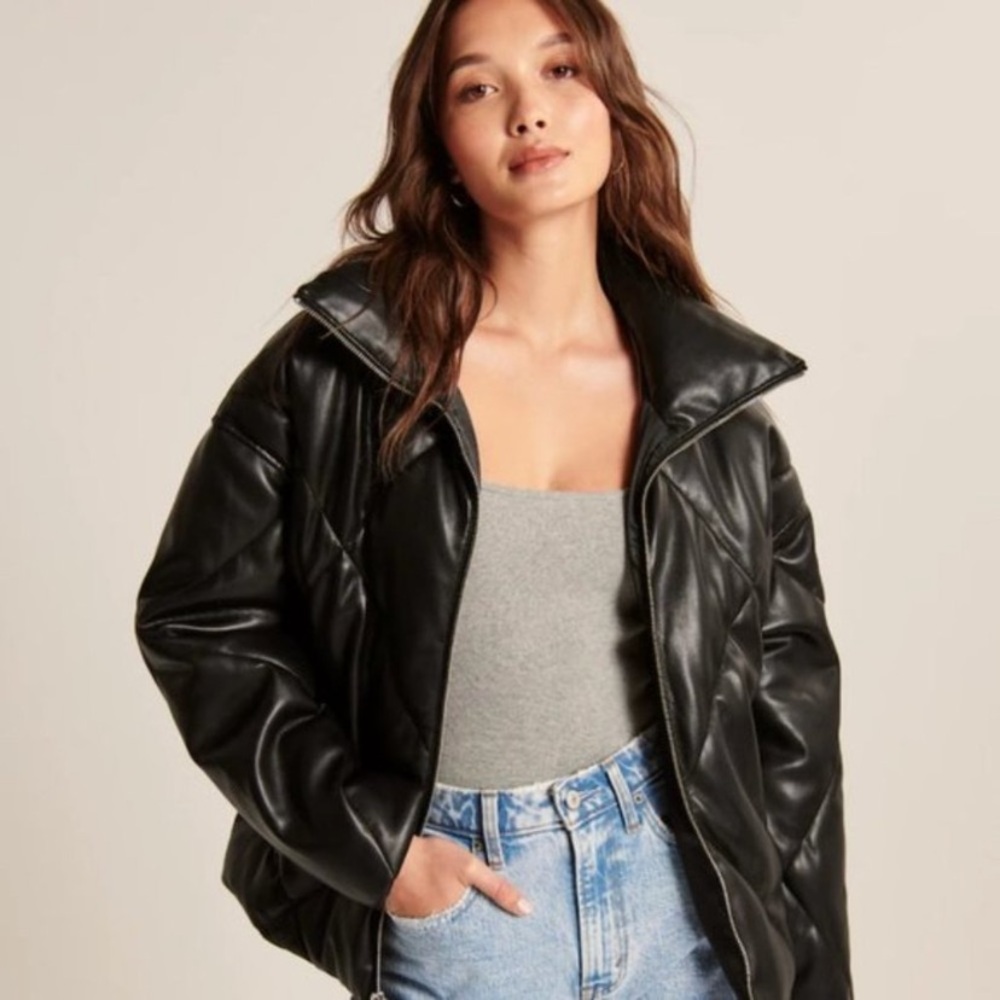 Abercrombie & Fitch, Oversized Vegan Leather Diamond Puffer, Size XS, NWOT